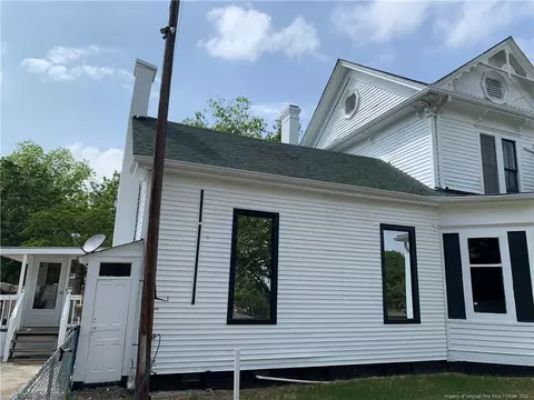 209 W Central St, Maxton, NC 28364 photo 4