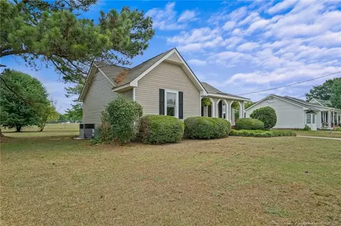 103 Crestview Dr, Dunn, NC 28334 photo 3