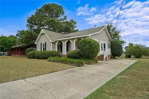 103 Crestview Dr, Dunn, NC 28334 photo 2