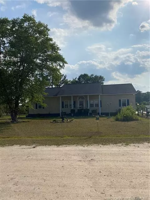 92 Jacks Dr, Maxton, NC 28364 photo 1