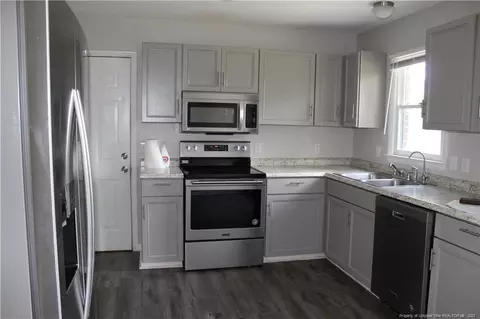 218 Eppingdale Dr, Spring Lake, NC 28390 photo 6