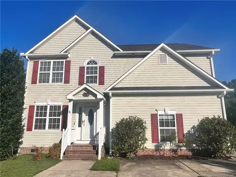 166 Edgecombe Dr, Spring Lake, NC 28390 photo 2