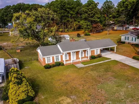 55 Willoughby Dr, Saint Pauls, NC 28384