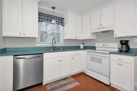 204 E C St, Erwin, NC 28339 photo 10
