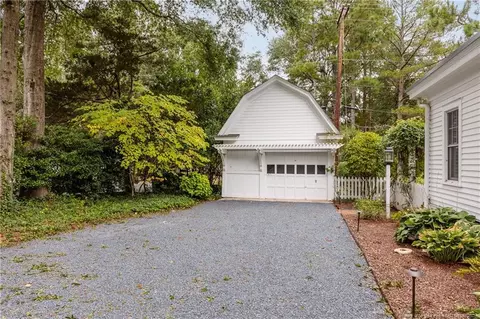 205 Cherokee Rd, Pinehurst, NC 28374 photo 3