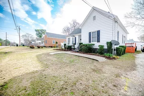 309 W K St, Erwin, NC 28339 photo 5