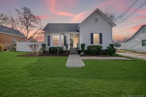 309 W K St, Erwin, NC 28339 photo 1