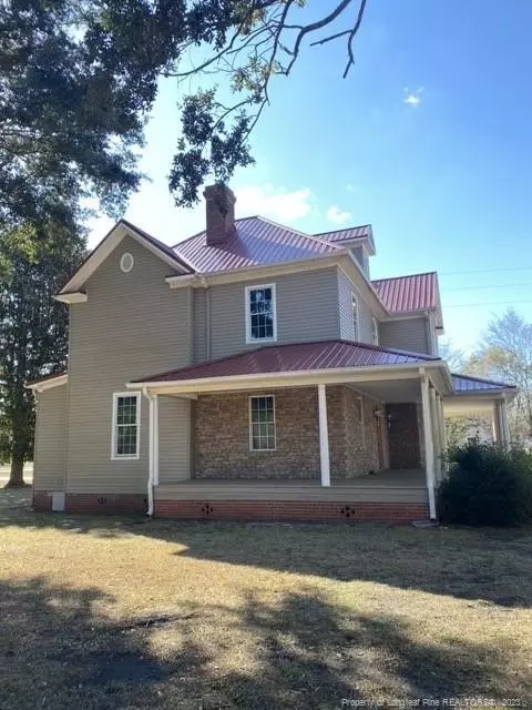 305 Mccaskill Ave, Maxton, NC 28364 photo 1