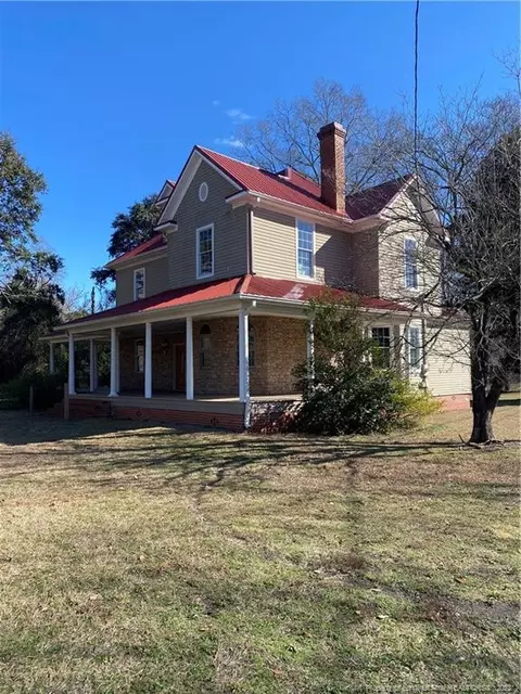 305 Mccaskill Ave, Maxton, NC 28364 photo 2