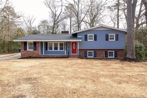 1601 Rogers Dr, Fayetteville, NC 28303