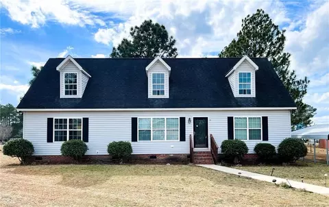 64 Danbury Dr, Saint Pauls, NC 28384