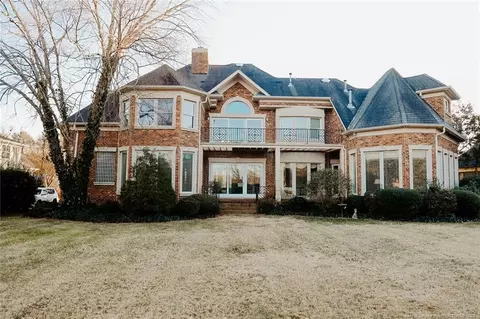 19240 Peninsula Shrs, Cornelius, NC 28031