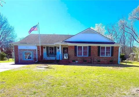 5835 Lake Villa Dr, Fayetteville, NC 28304
