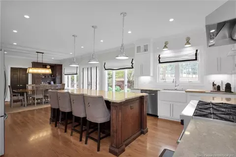 1208 Longleaf Dr, Fayetteville, NC 28305