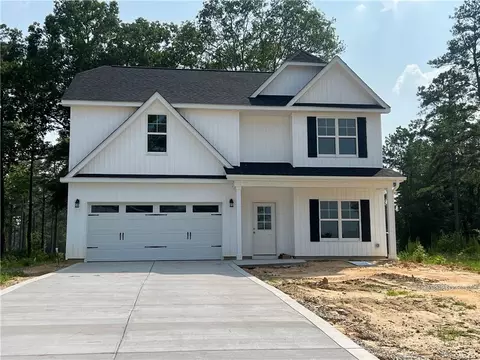 108 Pine Needles Dr, Salemburg, NC 28385