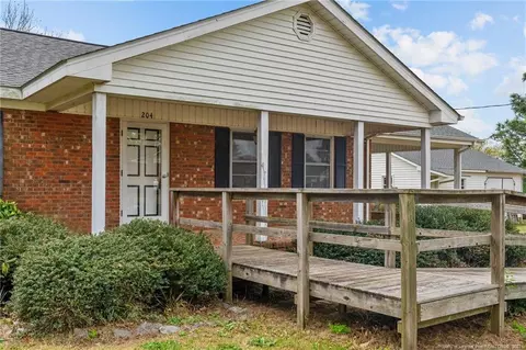 204 E South St, Coats, NC 27521 photo 4
