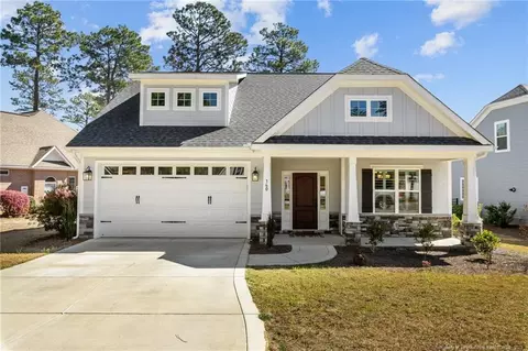 140 N Bracken Fern Ln, Southern Pines, NC 28387