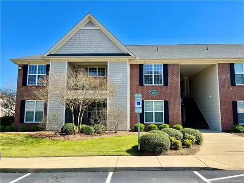 411 Gallery Dr #201, Spring Lake, NC 28390