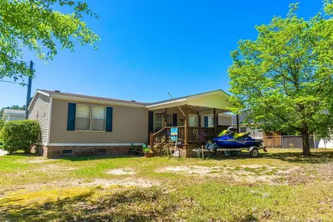 87 Maple Ave, Elizabethtown, NC 28337