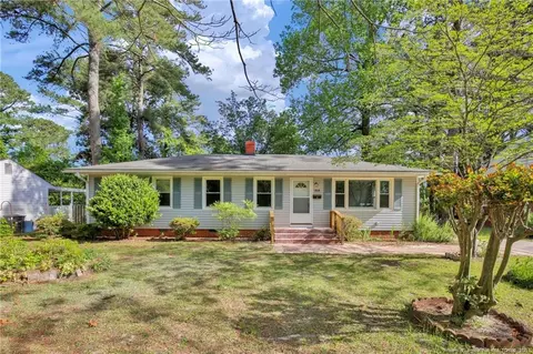 1818 Cherokee Dr, Fayetteville, NC 28303