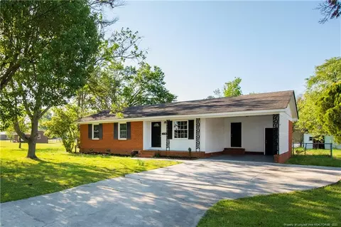 305 W B St, Erwin, NC 28339 photo 3