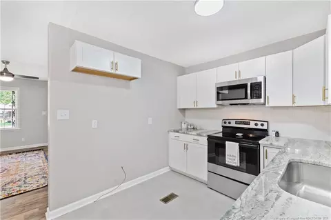 305 W B St, Erwin, NC 28339 photo 7