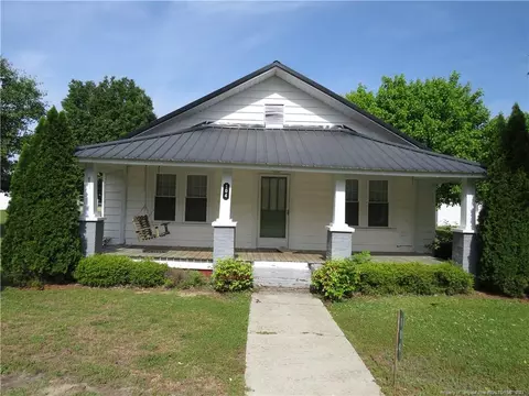104 Spruce St, Orrum, NC 28369