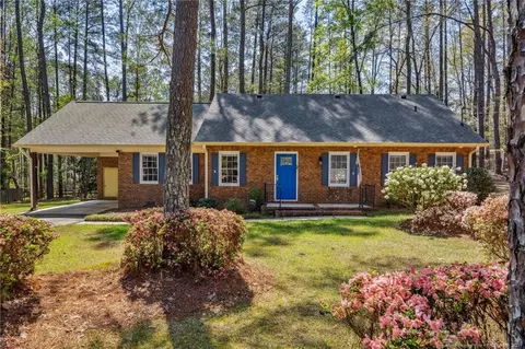 904 N Glenwood Trl, Southern Pines, NC 28387