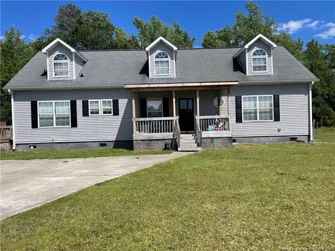 211 NW Vermilion Dr, Parkton, NC 28371