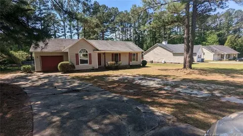 208 Cobblestone Ct, Raeford, NC 28376