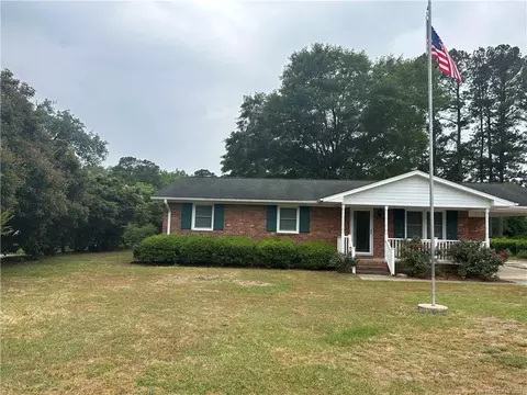 944 E Great Marsh Church Rd, Saint Pauls, NC 28384