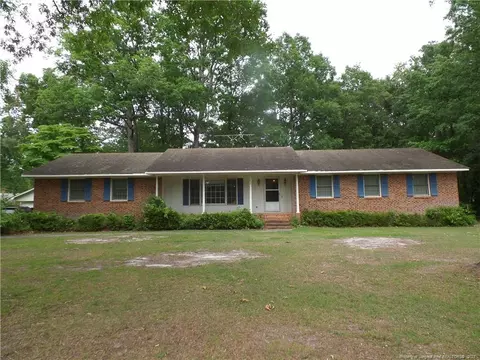 230 Hickory Hill Dr, Elizabethtown, NC 28337