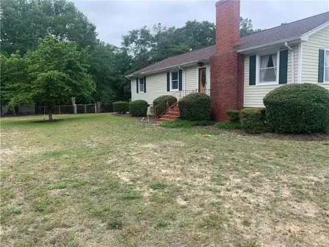100 Richard Dr, Hamlet, NC 28345 photo 2