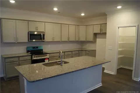 93 Knotts Berry Rd, Bunnlevel, NC 28323 photo 3