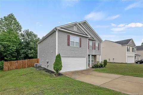 584 Botanical Ct, Bunnlevel, NC 28323 photo 3