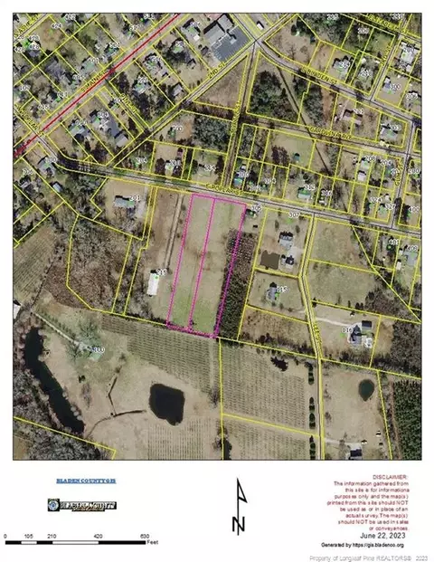 E Poplar Street, Bladenboro, NC 28320