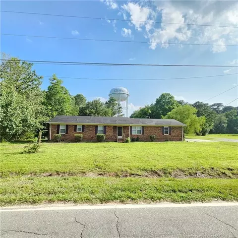 760 Southwood Dr, Clinton, NC 28328