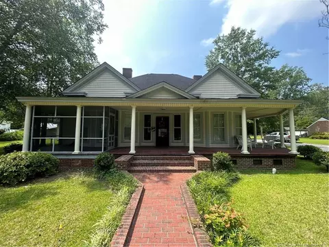 500 E 3rd Ave, Red Springs, NC 28377