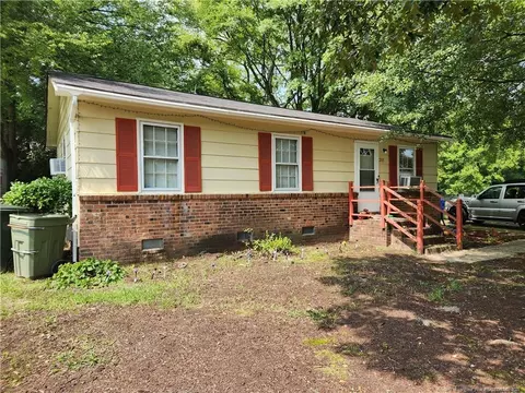 2105 Coinjock, Fayetteville, NC 28304