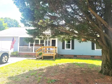 3676 Highgate Dr, Hope Mills, NC 28348