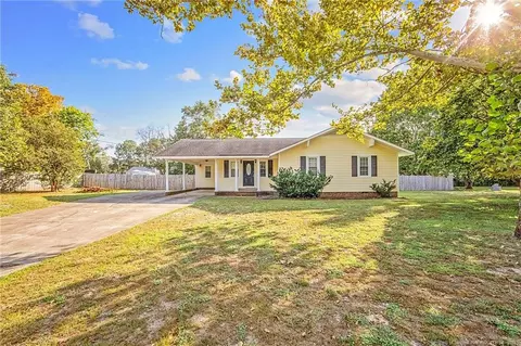 3282 Springdale Rd, Eastover, NC 28312