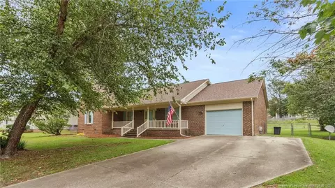 6161 Lakeway Dr, Fayetteville, NC 28306