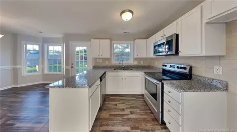195 Valley Oak Dr, Bunnlevel, NC 28323 photo 3