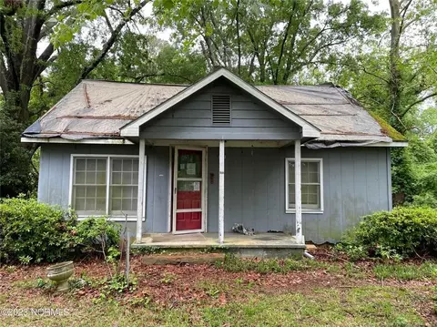 211 Alma St, Vass, NC 28394