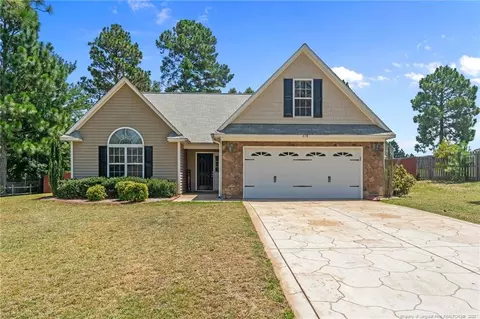 618 Valley Oak Dr, Bunnlevel, NC 28323