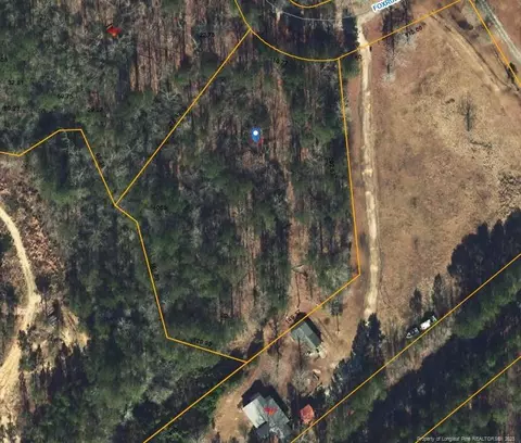 6823 Foxrun Rd, Linden, NC 28356