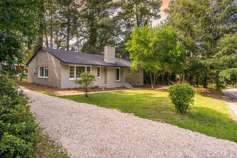 444 Mcbain Dr, Fayetteville, NC 28305