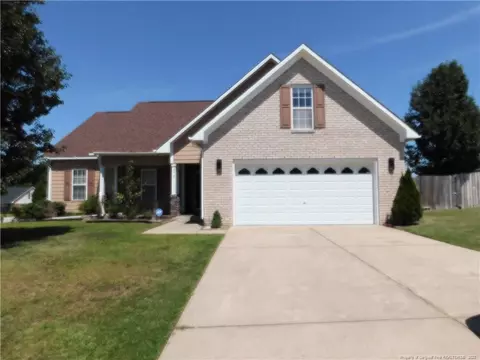 470 Rushmore Dr, Raeford, NC 28376