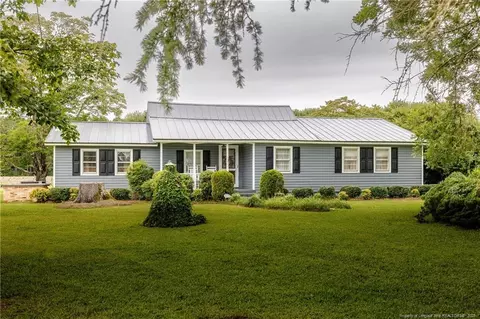 6656 Parkton Rd, Parkton, NC 28371