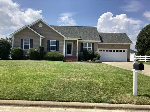 206 Bishop Ln, Dunn, NC 28334